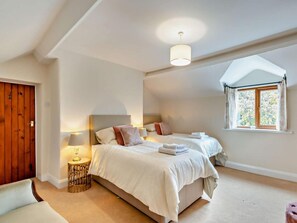 3 Schlafzimmer, Reisekinderbett, kostenloses WLAN, Bettwäsche