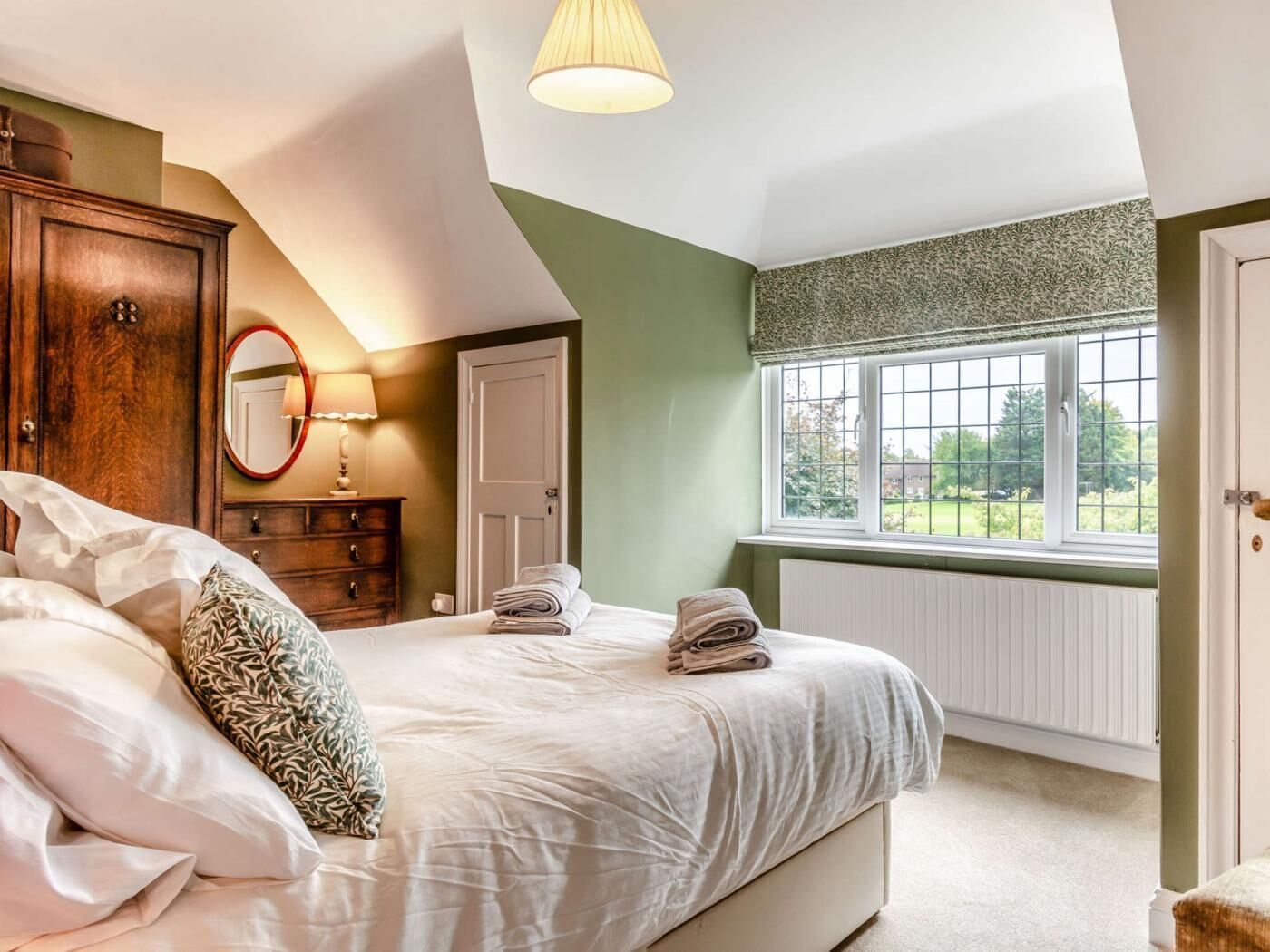 3 bedrooms, travel cot, free WiFi, bed sheets
