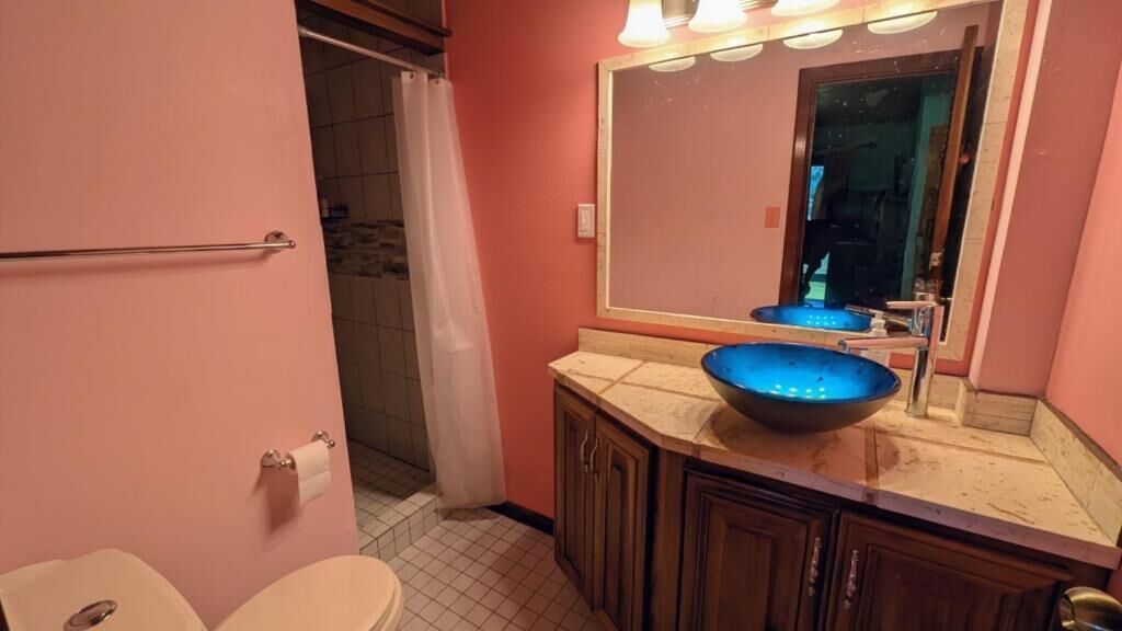 Family Double Room, Balcony, Garden View | Bathroom