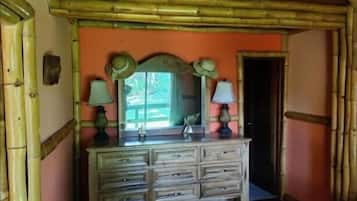 Superior Double Room, 2 Bathrooms, Garden View | Interior