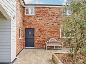 Terrace/patio - 4 Bed in Newport (oc-90249) (Newport)