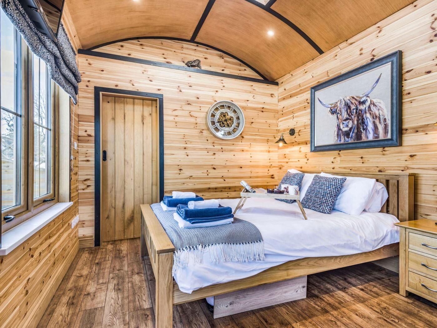 1 bedroom, travel cot, free WiFi, bed sheets