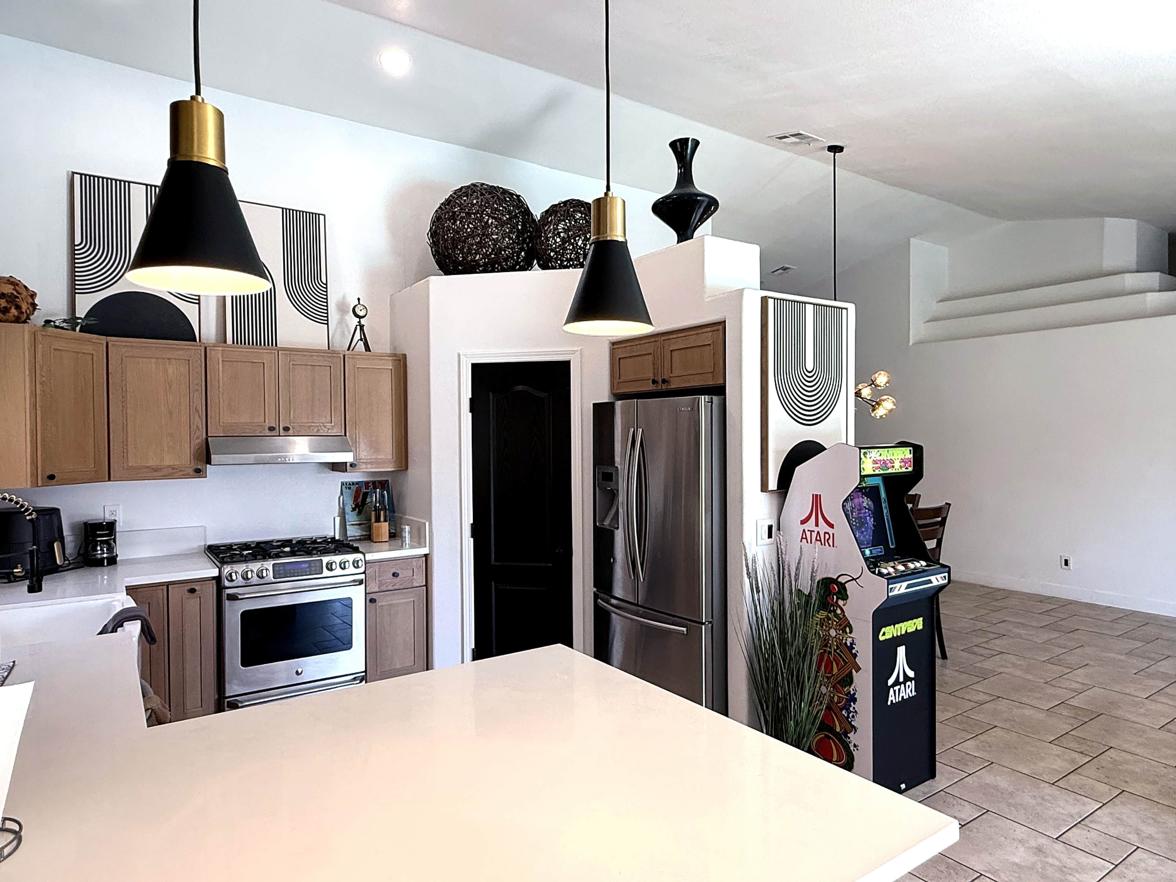 Coffee/tea maker, fridge, microwave, oven