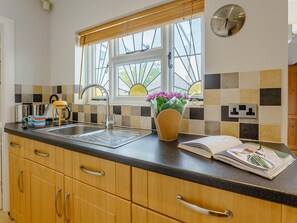 Private kitchen - 2 Bed in Romney Marsh (oc-90372) (Saint Mary's Bay)