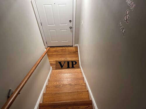 Cozy 2BR Apartment with Easy Access to DC Attractions