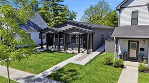 Exterior - Luxury Indy Duplex I Large Group I Near Downtown (Indianapolis)
