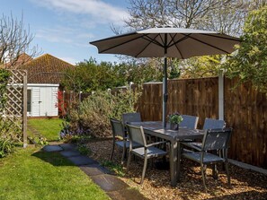 Outdoor dining - 3 Bed in Sheringham (oc-90701) (Sheringham)