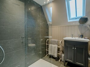 Bathroom - 4 Bed in Crieff (oc-90801) (Crieff)