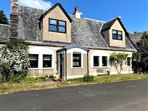 Exterior - 4 Bed in Crieff (oc-90801) (Crieff)