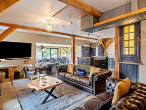 Living area - 6 Bed in King's Lynn (oc-90964) (Clenchwarton)