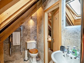 Bathroom - 6 Bed in King's Lynn (oc-90964) (Clenchwarton)