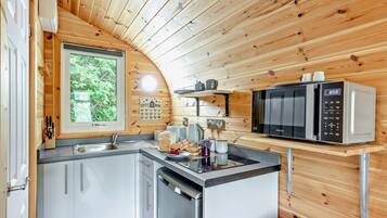 Cookware/dishes/utensils