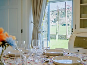 Dining - 6 Bed in Abergele (oc-91054) (Llanddulas)