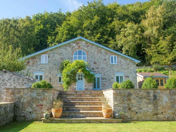 Exterior - 6 Bed in Abergele (oc-91054) (Llanddulas)