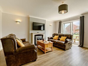TV - 3 Bed in Bridgwater (oc-90939) (Huntworth)