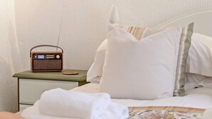 1 soverom, strykejern/-brett, reiseseng for barn og wi-fi (inkludert)