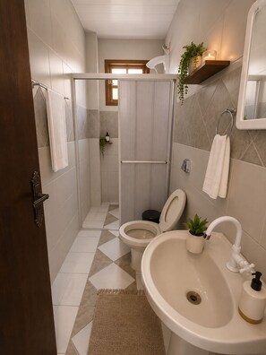 Apartment, 2 Schlafzimmer | Badezimmer