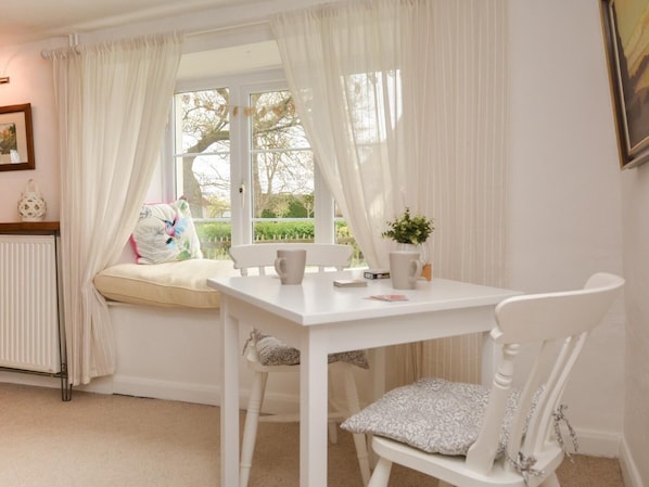 Dining - 2 Bed in Exeter (oc-90455) (Tedburn Saint Mary)