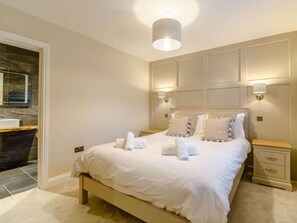 3 Schlafzimmer, Reisekinderbett, kostenloses WLAN, Bettwäsche