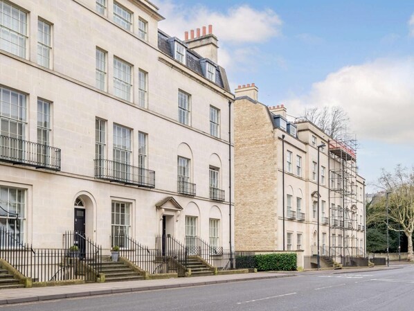 Exterior - 2 Bed in Bath (oc-91066) (Bath)