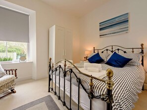2 bedrooms, free WiFi, bed sheets - 2 Bed in Tenby (oc-91092) (Tenby)