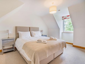 Travel cot, free WiFi, bed sheets - 5 Bed in Dunkeld (oc-90585) (Dunkeld)