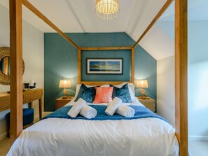 Travel cot, free WiFi, bed sheets - 3 Bed in West Lulworth (oc-91198) (West Lulworth)