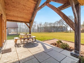 Outdoor dining - 3 Bed in King's Lynn (oc-91279) (North Runcton)
