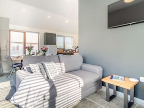 TV - 3 Bed in King's Lynn (oc-91279) (North Runcton)