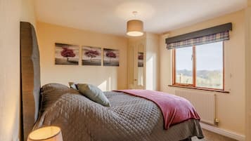 1 bedroom, iron/ironing board, travel cot, free WiFi