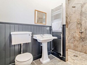 Bathroom - 3 Bed in King's Lynn (oc-91289) (North Runcton)