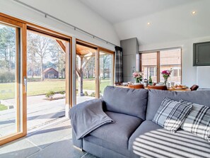 Living area - 3 Bed in King's Lynn (oc-91288) (North Runcton)
