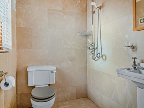 Bathroom - 3 Bed in King's Lynn (oc-91286) (North Runcton)