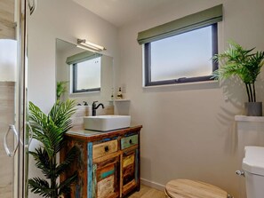Bathroom - 2 Bed in Torpoint (oc-91328) (Freathy)