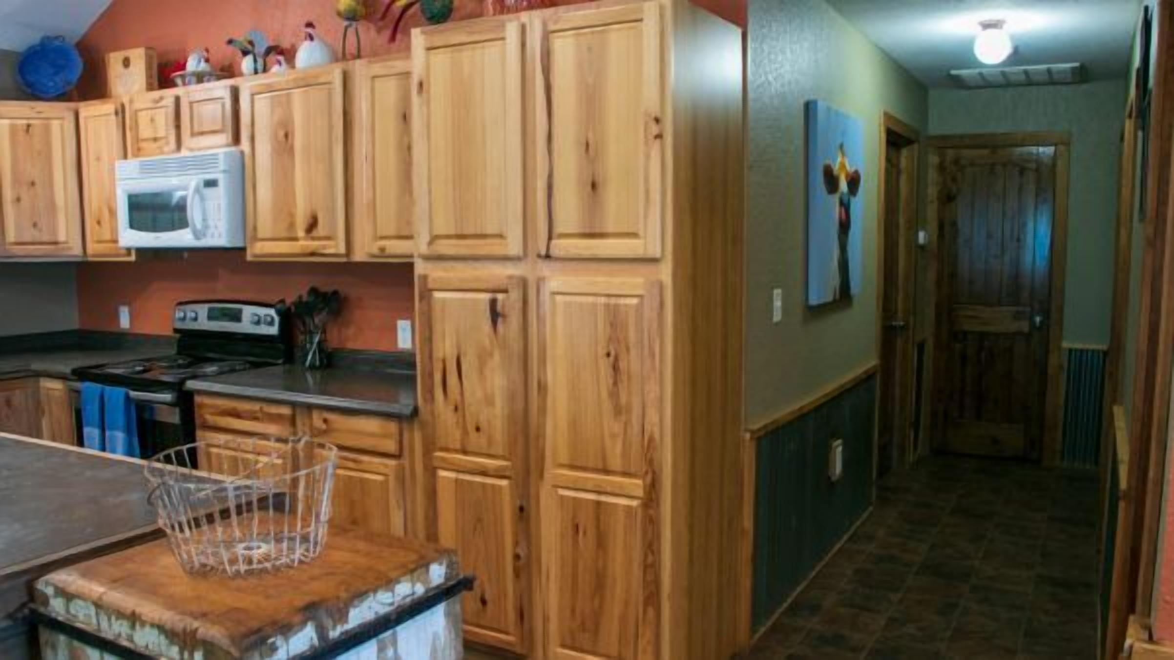 Coffee/tea maker, microwave, oven, stovetop