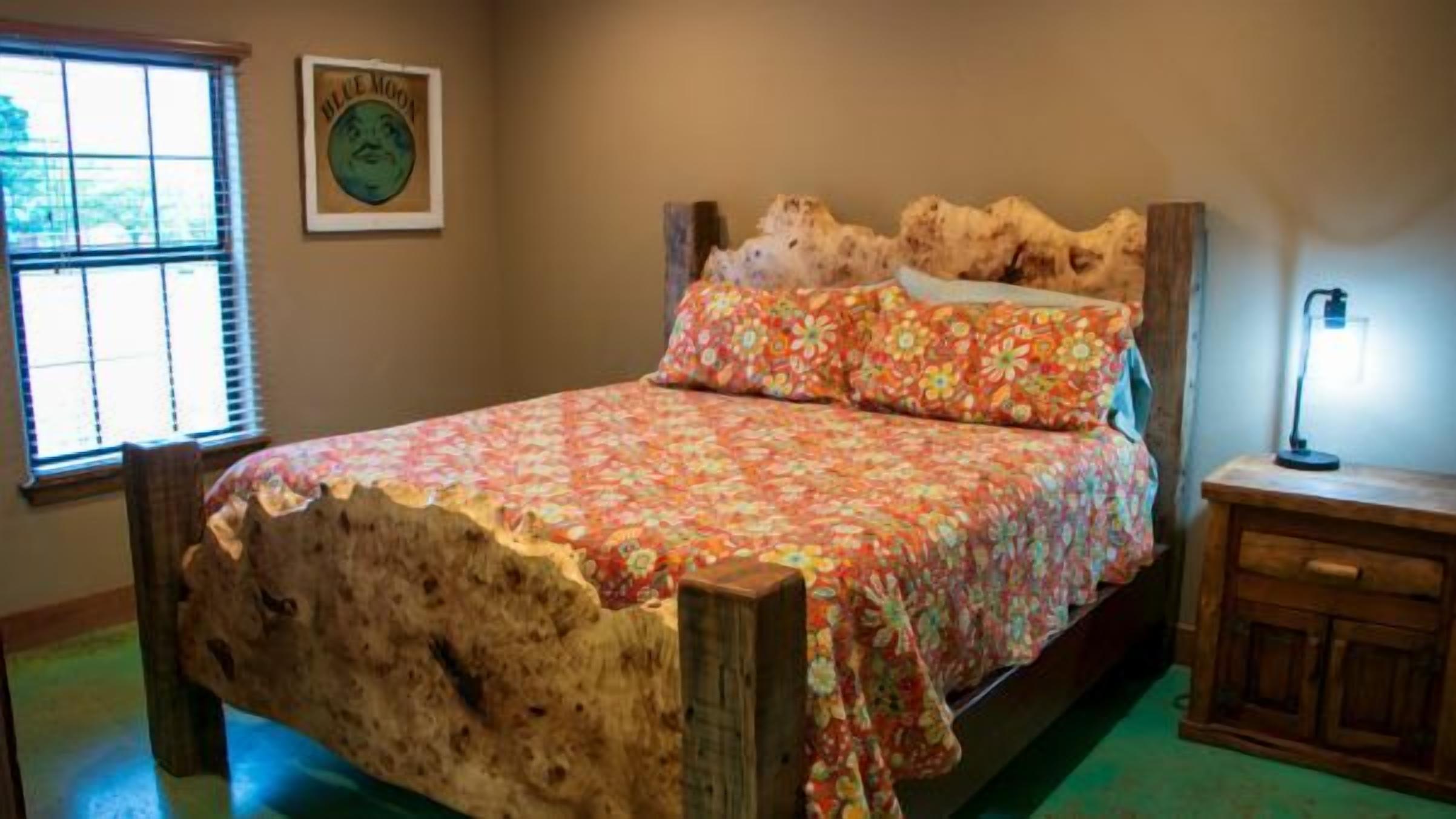 WiFi, bed sheets
