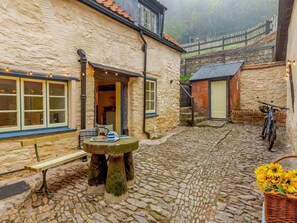 Outdoor dining - 4 Bed in Minehead (oc-90504) (Dunster)