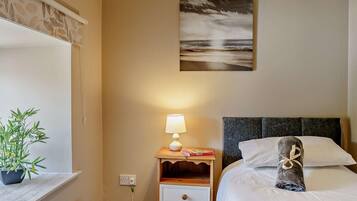 3 bedrooms, free WiFi, bed sheets
