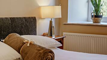 3 bedrooms, free WiFi, bed sheets