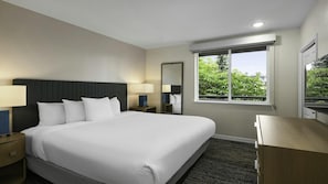 Room - Coastal 1BR Retreat at WorldMark Oceanside – Near Marina, Beach & Resort Pools (Oceanside)