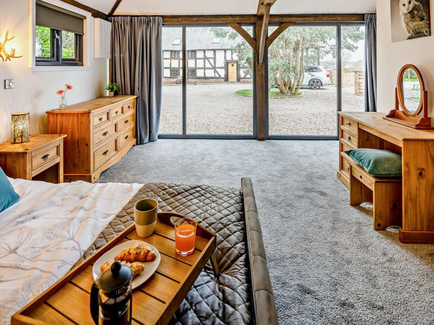 Bügeleisen/Bügelbrett, Reisekinderbett, kostenloses WLAN, Bettwäsche