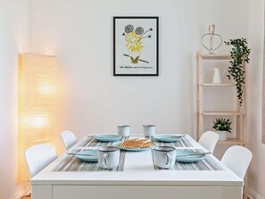 Dining - 2 Bed in Brixham (oc-91427) (Brixham)