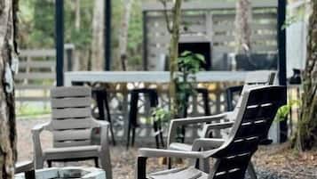 Chalet, Balcony, Mountain View | Outdoor dining