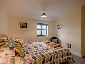 Travel cot, free WiFi, bed sheets - 2 Bed in King's Lynn (oc-91534) (Weasenham)