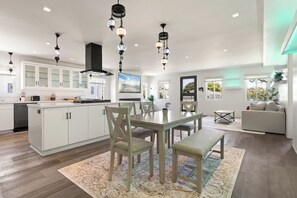 Dining - Charming 3BR/2.5BA El Segundo Home w/ Hot Tub + W/D (El Segundo)