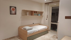 2 bedrooms, desk, free WiFi, bed sheets - 2-bedroom apartment • St. Paul's Basilica • Metro B, 600 meters • A/C (Roma)