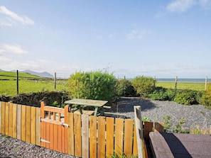 Property grounds - 2 Bed in Caernarfon (oc-92082) (Aberdesach)