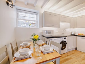 Dining - 2 Bed in Aberdovey (oc-91962) (Aberdovey)