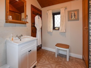 Towels - 1 Bed in Macclesfield (oc-91899) (Rushton Spencer)
