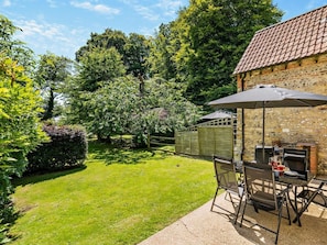 Outdoor dining - 3 Bed in Dorchester (oc-92414) (West Dorset District)